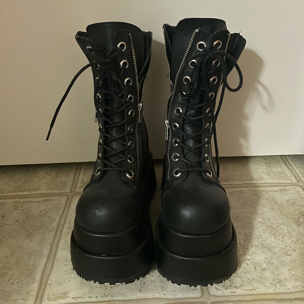 Demonia Bear-265 boots